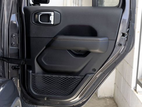 Used 2021 Jeep Wrangler Unlimited Sahara AWD/4WD image 22