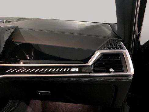Certified 2025 BMW X7 M60i AWD/4WD image 18