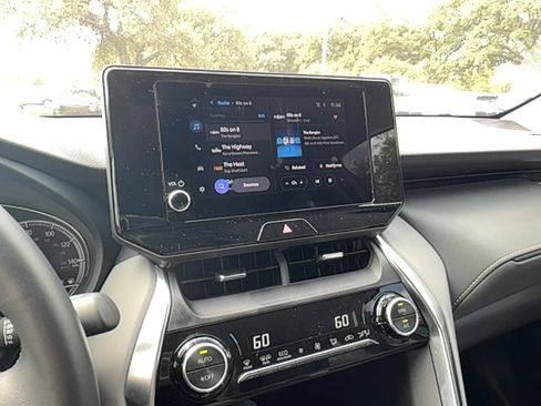 Used 2024 Toyota Venza LE image 21