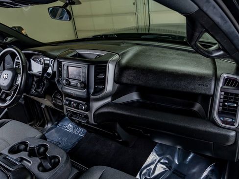 Used 2024 RAM 3500 Tradesman w/ Chrome Appearance Group AWD/4WD image 17