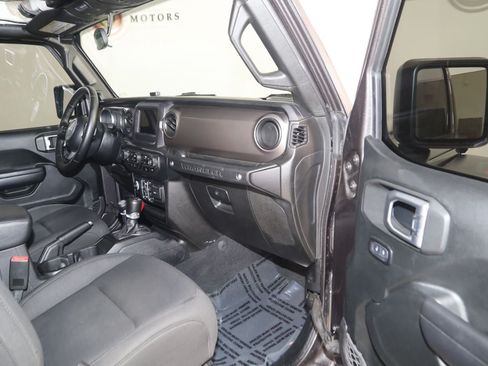 Used 2020 Jeep Wrangler Unlimited Sport S AWD/4WD image 37
