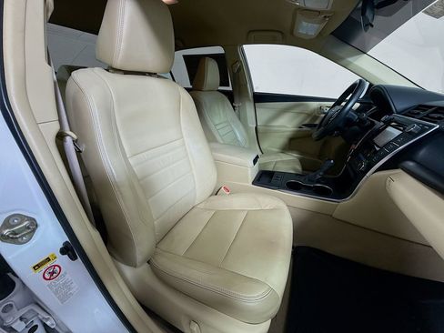 Used 2015 Toyota Camry XLE image 28