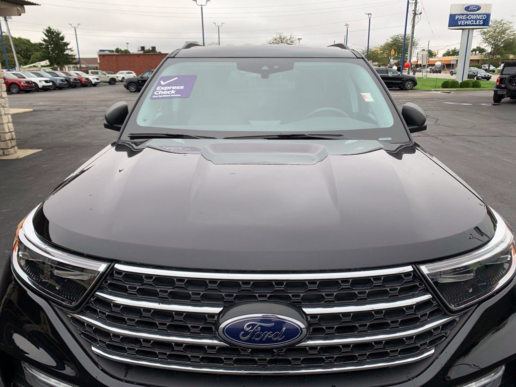 Certified 2024 Ford Explorer XLT w/ Equipment Group 202A AWD/4WD image 10