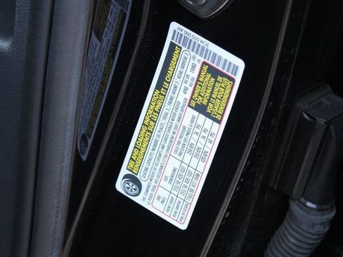 Used 2025 Volkswagen Atlas Cross Sport SE image 30