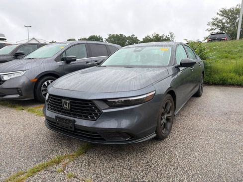Used 2025 Honda Accord SE image 7