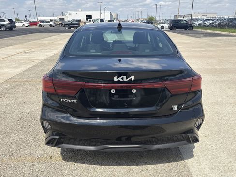 Used 2024 Kia Forte LXS w/ LXS Technology Package FWD image 4
