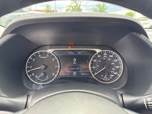 Used 2025 Nissan Sentra SV FWD image 14