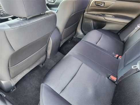 Used 2017 Nissan Altima 2.5 SR w/ LED Appearance Package image 21