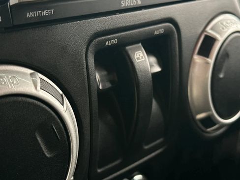 Used 2016 Jeep Wrangler Rubicon image 14