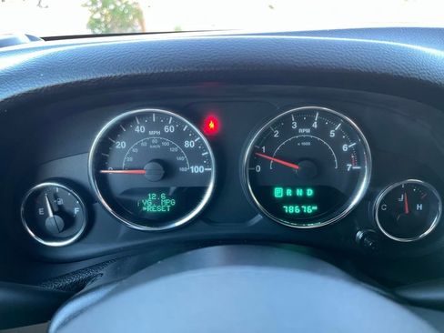 Used 2017 Jeep Wrangler Unlimited Sahara w/ Connectivity Group image 30