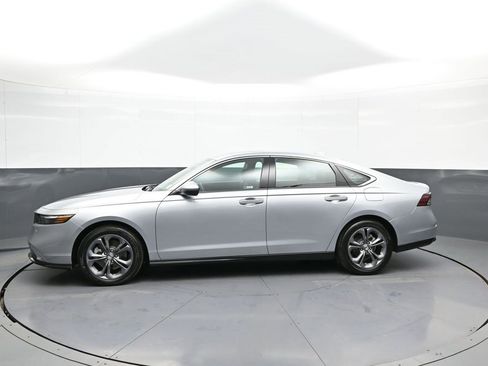 Certified 2025 Honda Accord EX-L image 4