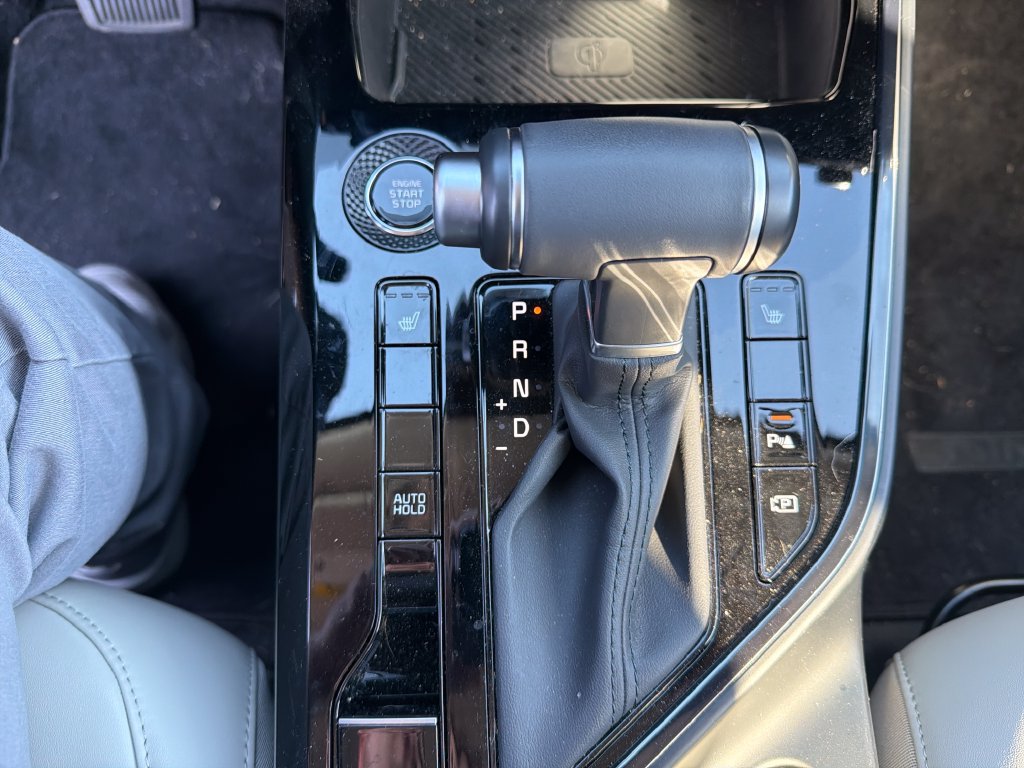 Used 2025 Kia Niro EX FWD image 29