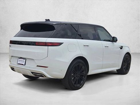 Used 2026 Land Rover Range Rover Sport Dynamic SE AWD/4WD image 6