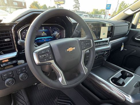 New 2026 Chevrolet Silverado 2500 LTZ w/ LTZ Premium Package AWD/4WD image 17