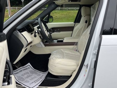 Used 2026 Land Rover Range Rover SE AWD/4WD image 4