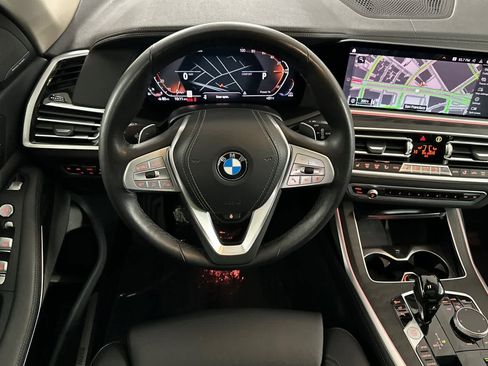 Used 2022 BMW X7 xDrive40i w/ Premium Package image 14
