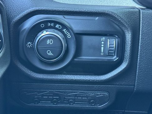 Used 2025 Jeep Gladiator Sport AWD/4WD image 39