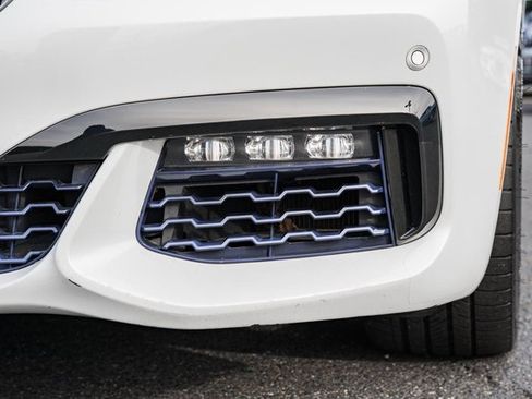 Used 2018 BMW 750i xDrive image 13