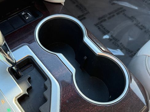 Used 2012 Toyota Camry XLE image 20