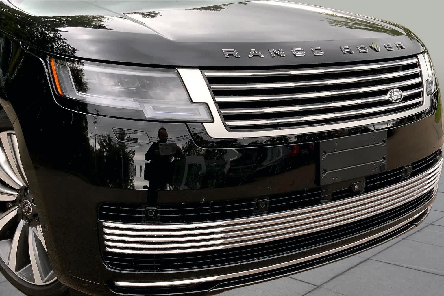 Used 2025 Land Rover Range Rover SV AWD/4WD image 28