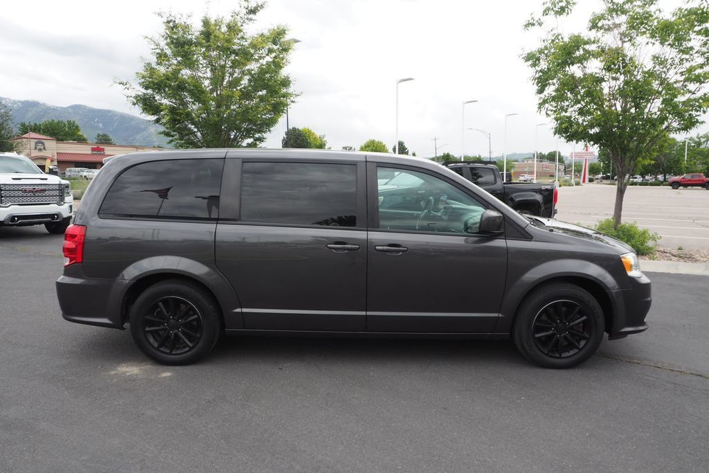 Used 2020 Dodge Grand Caravan SE FWD image 4
