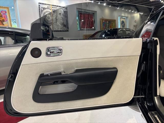 Used 2014 Rolls-Royce Wraith RWD image 12