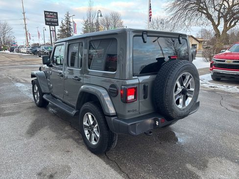 Used 2022 Jeep Wrangler Unlimited Sahara w/ Cold Weather Group image 7