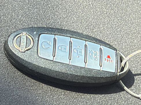 Used 2025 Nissan Altima 2.5 SV FWD image 21