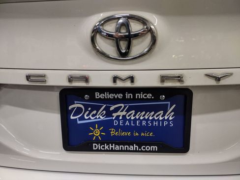 Used 2018 Toyota Camry L image 15