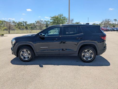 Used 2025 GMC Terrain Elevation AWD/4WD image 8