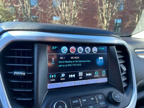 Used 2019 GMC Acadia SLT image 17