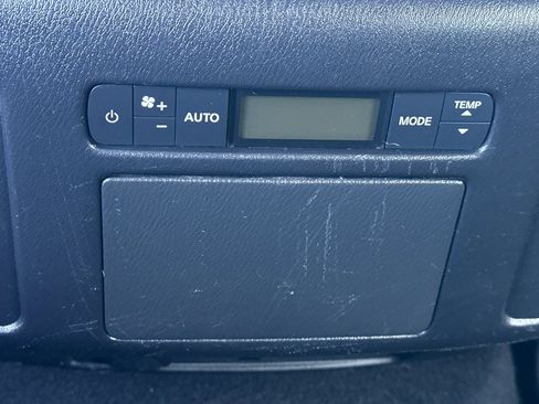 Used 2023 Nissan Armada SL w/ Captain's Chairs Package image 46