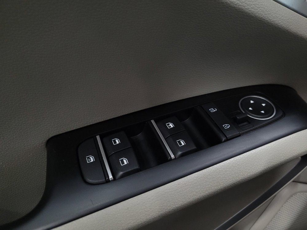 Used 2025 Kia Soul S FWD image 27