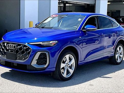 Certified 2025 Audi Q5 Premium Plus w/ Premium Plus AWD/4WD image 9