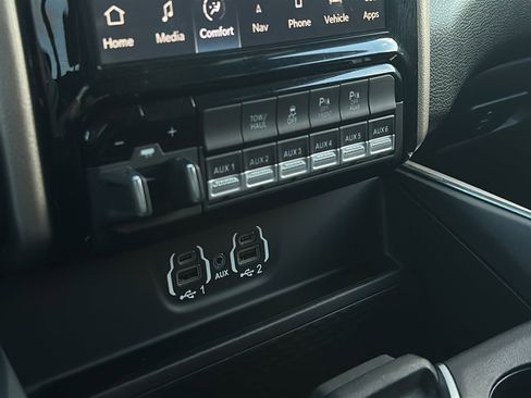 Used 2024 RAM 2500 Laramie w/ Off Road Package image 32