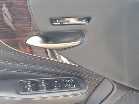 Used 2020 Lexus LS 500 AWD w/ Luxury Package image 4