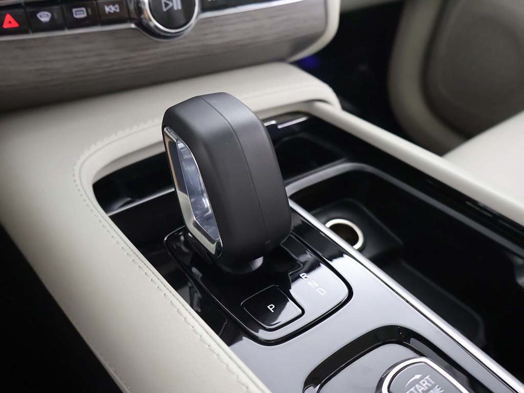 Used 2024 Volvo XC90 T8 Plus w/ Protection Package Premier AWD/4WD image 59