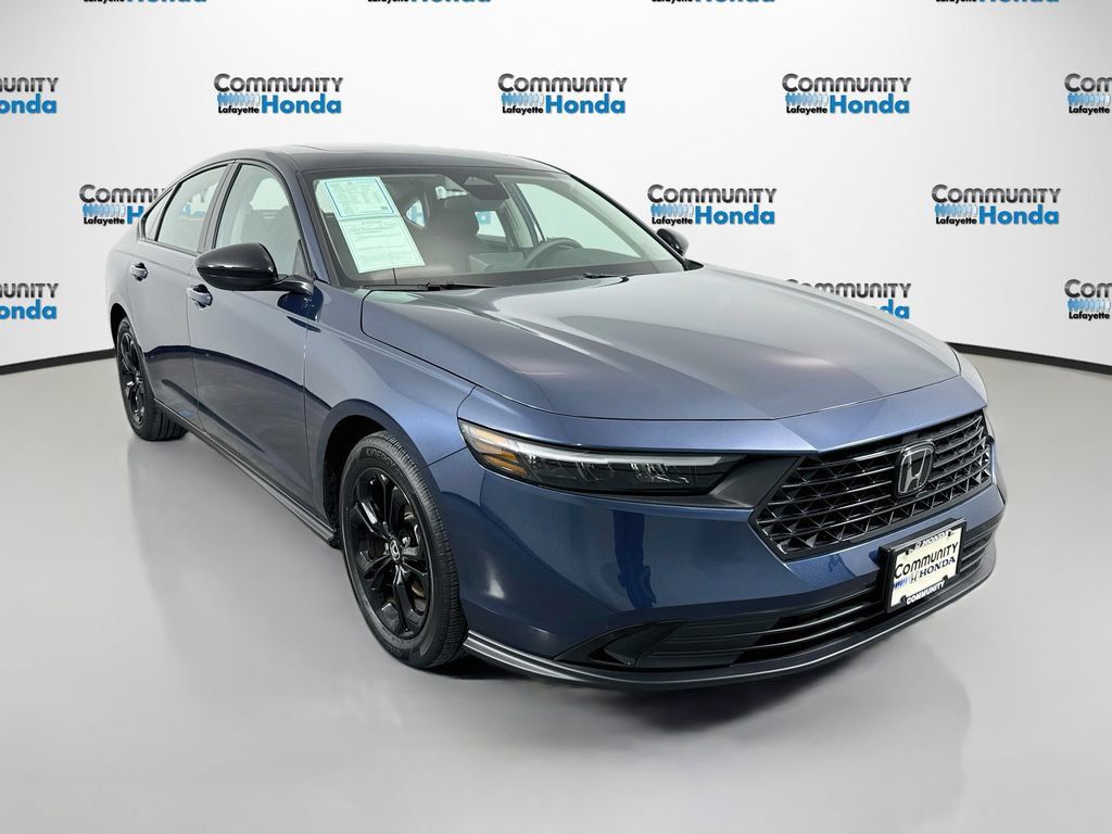 Used 2025 Honda Accord SE image 3