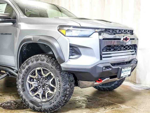 New 2026 Chevrolet Colorado ZR2 w/ Technology Package AWD/4WD image 3