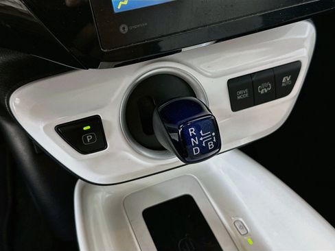 Used 2017 Toyota Prius Prime Premium w/ Carpet Mat Package FWD image 24