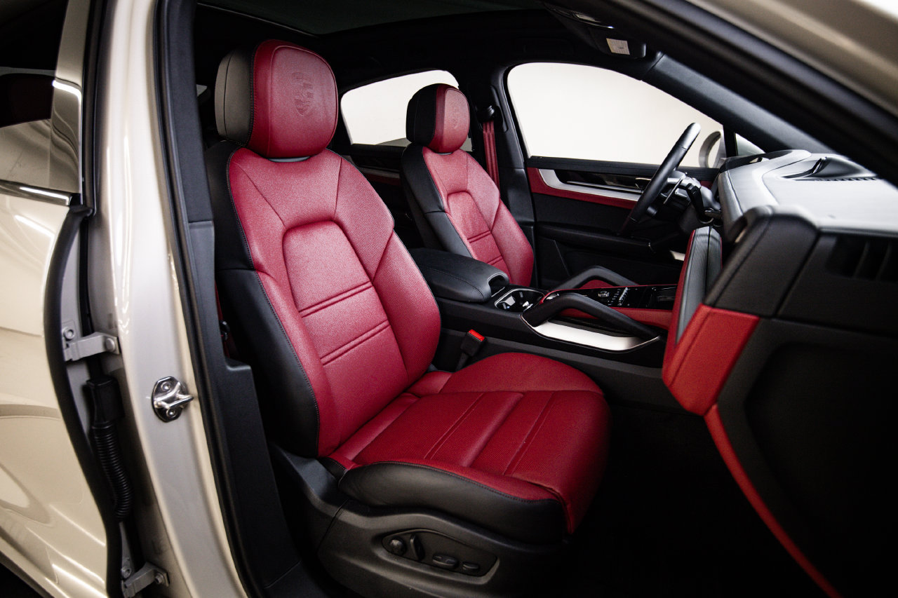 Certified 2026 Porsche Cayenne S AWD/4WD image 30