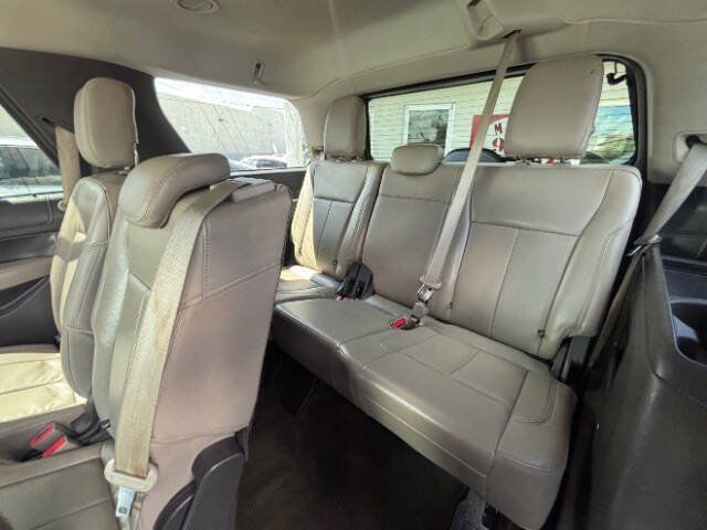 Used 2020 Ford Expedition XLT w/ Equipment Group 202A RWD image 19