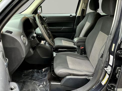 Used 2014 Jeep Patriot Sport w/ Power Value Group FWD image 21