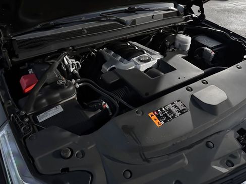 Used 2020 Cadillac Escalade ESV 4WD image 32