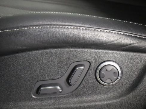 Used 2022 Genesis GV80 2.5T AWD/4WD image 23