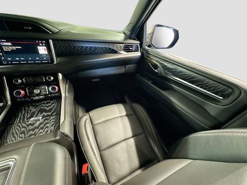 Used 2023 GMC Yukon XL Denali AWD/4WD image 21