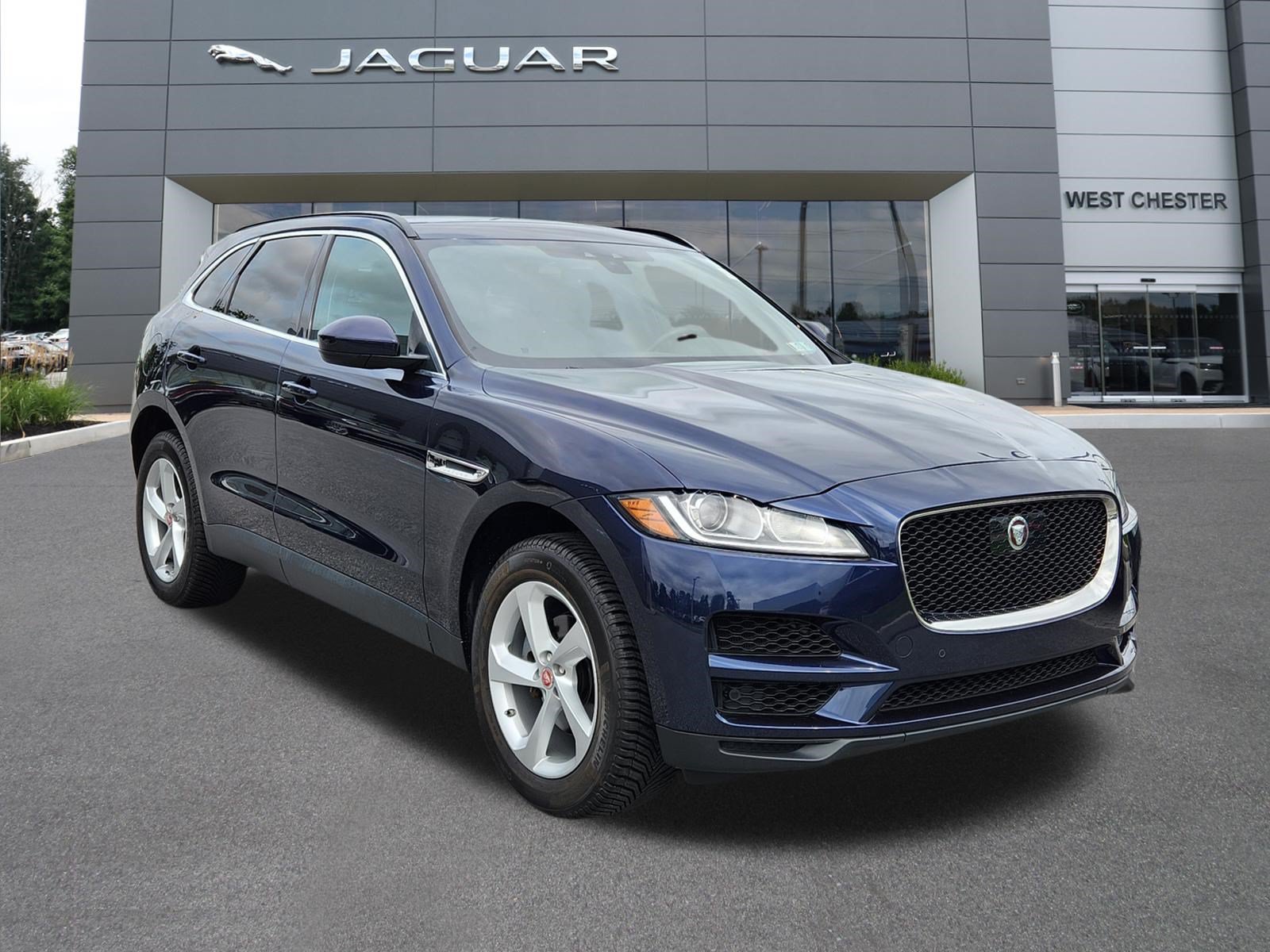 Used 2019 Jaguar F-PACE Premium AWD/4WD image 2