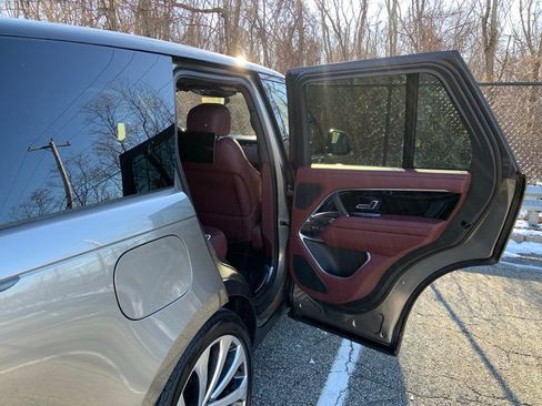 Certified 2023 Land Rover Range Rover SE image 16