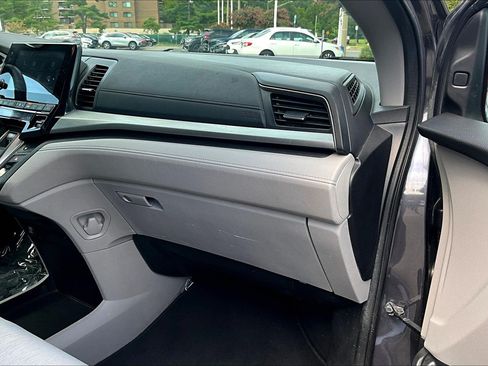 Used 2019 Honda Odyssey EX image 16