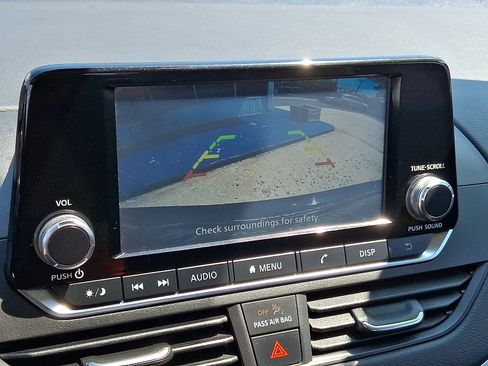 Used 2023 Nissan Altima 2.5 S FWD image 17